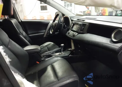 2015 Toyota Rav4 Limited z USA, uszkodzony, nr VIN JTMDFREV2FD171097